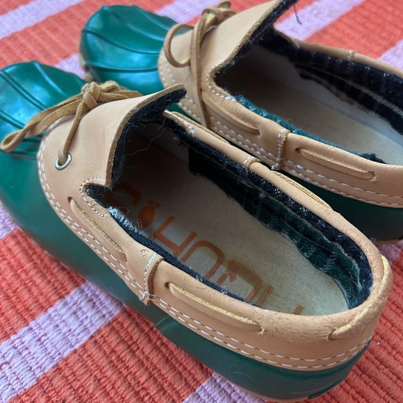 GUC Green and Tan size 8 duck shoes for rainy days, gardening. Classic - Picture 5 of 9
